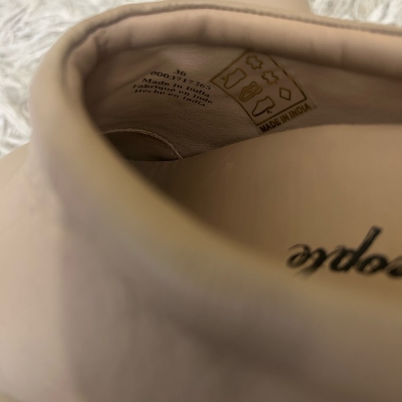 Free People Cambria Leather Footbed Clogs in Pearl Sand Sz 36/6 - Picture 10 of 11